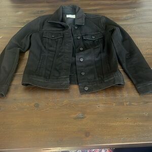 Old Navy Black Jean Jacket NEW condition. Classic style.